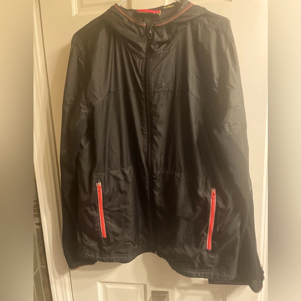 Under Armour Men’s Large UA Storm Run Hooded Jacket. Lightweight Water-Repellent